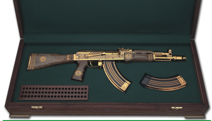 Ảnh: Chi tiết những khẩu súng được điêu khắc tinh xảo, giá cả tỷ đồng ở Nga