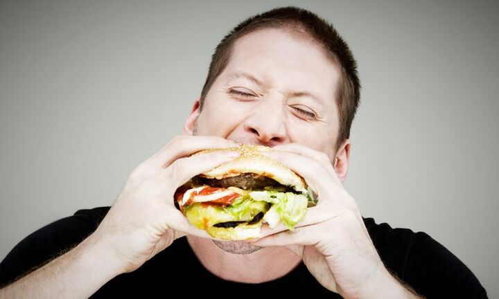 Thói quen ăn một mình có thể dẫn bạn đến ‘nghĩa địa’ nhanh hơn người khác