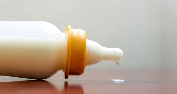 Điều tra vụ bố pha thuốc sâu vào sữa cho 3 con uống rồi tự tử