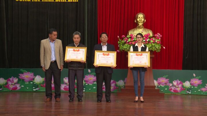 Nổ lớn tại trụ sở Công an Đắk Lắk: Trao bằng Tổ quốc ghi công cho gia đình 3 liệt sỹ