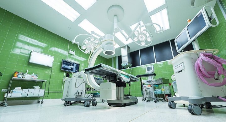 Bác sĩ Trung Quốc bị tố 'vòi tiền' bệnh nhân khi đang trong phòng mổ