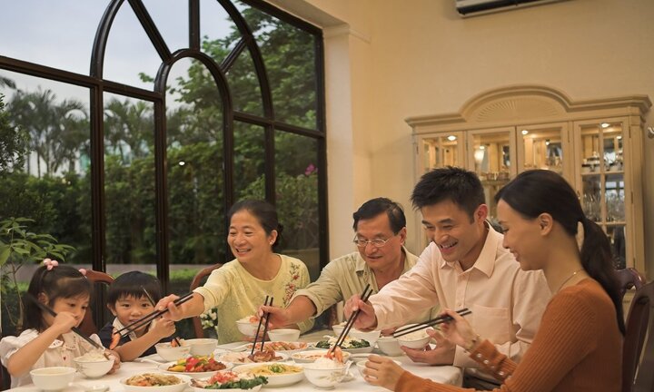 Chỉ có đàn ông đủ yêu vợ mới 'dám' ăn Tết nhà ngoại