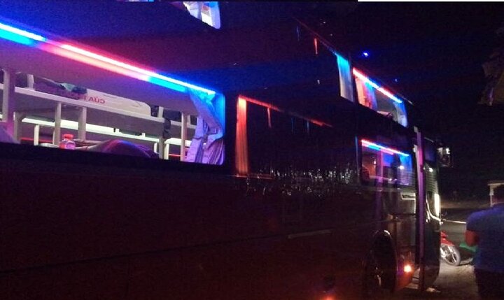 Xe khách qua tuyến tránh Cai Lậy tiếp tục bị người lạ ném đá