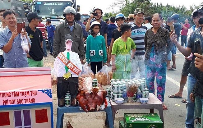 Căng thẳng ở hàng loạt trạm BOT: 'Giải quyết ổn thỏa cho dân được nhờ'