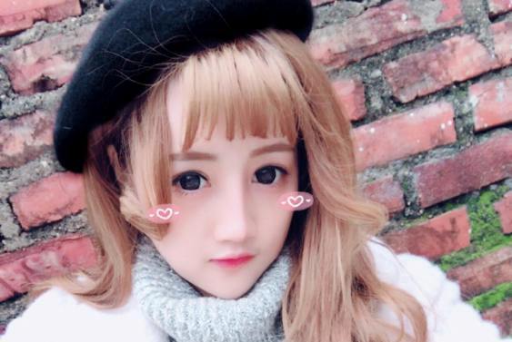 Ngỡ ngàng hot girl Sài thành 27 tuổi trẻ trung như học sinh cấp 2