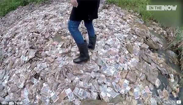 Tìm thấy núi tiền trị giá hơn 400 tỷ đồng nhưng lại không thể tiêu