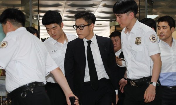 T.O.P (Big Bang) nhập ngũ trở lại sau lệnh trục xuất vì hút cần sa