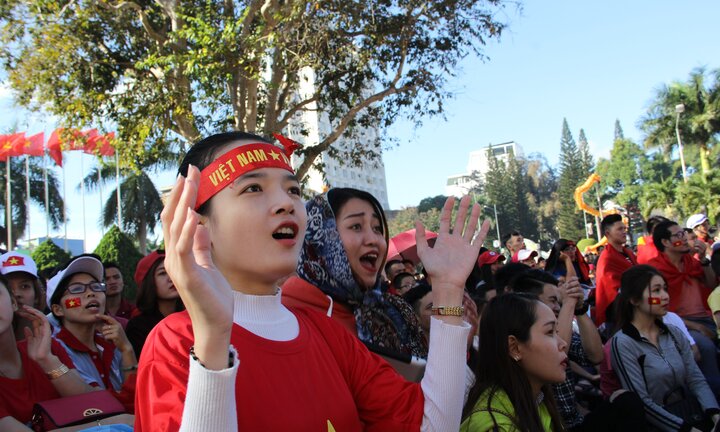 Video: 'Hot girl' phố núi' tự tin U23 Việt Nam chiến thắng