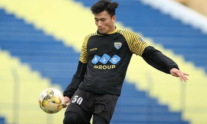 Chủ tịch FLC Trịnh Văn Quyết thưởng nóng thủ môn Tiến Dũng và U23 Việt Nam