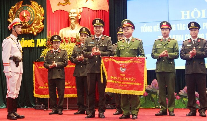 Bộ Công an thưởng những cá nhân, tập thể xuất sắc trong công tác Đoàn
