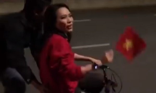 Video: Nói là làm, Mỹ Tâm chạy 'siêu xe', đi 'bão' trên cầu Rồng Đà Nẵng