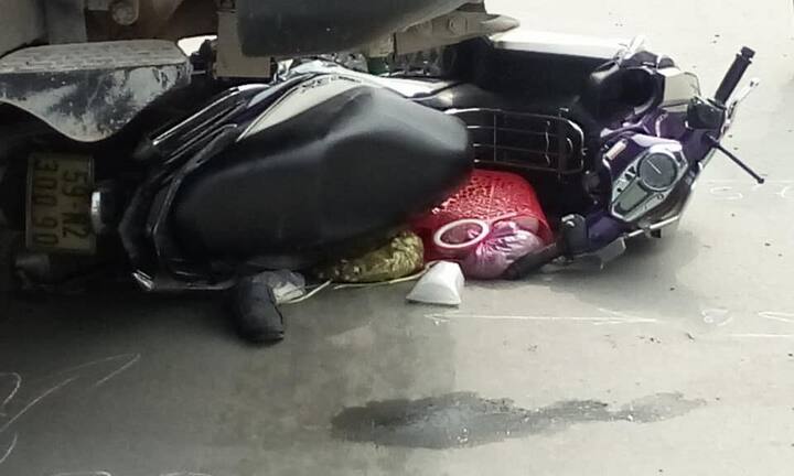 Đôi vợ chồng chết thảm dưới gầm xe ben ở Sài Gòn