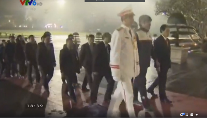 Đội tuyển U23 Việt Nam báo công trước Lăng Chủ tịch Hồ Chí Minh