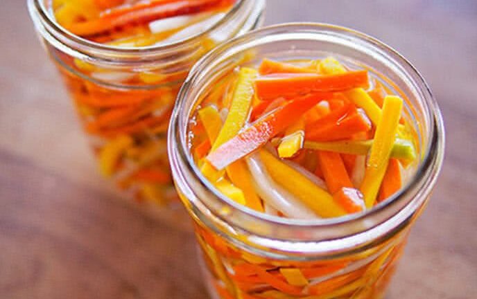 Hướng dẫn cách muối củ cải, cà rốt chua giòn, đưa cơm ngày Tết