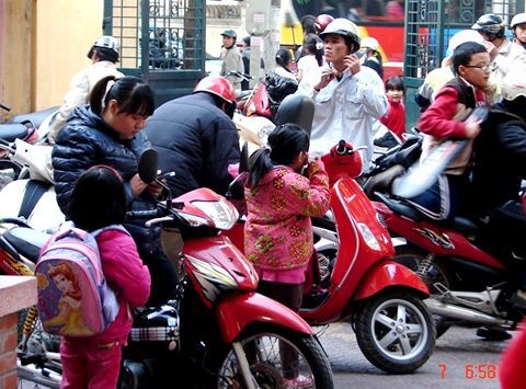 Học sinh được nghỉ tránh rét, phụ huynh Hà thành cuống cuồng tìm chỗ gửi con