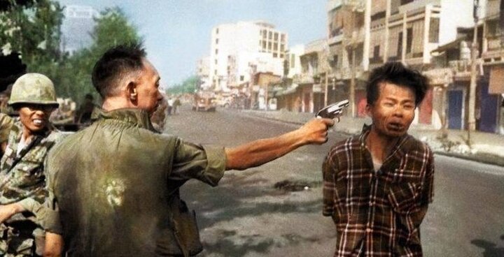 Bức ảnh gây sốc ‘Hành quyết tại Sài Gòn’: Sát nhân Nguyễn Ngọc Loan nhắn gì cho vợ chiến sỹ biệt động bị bắn?