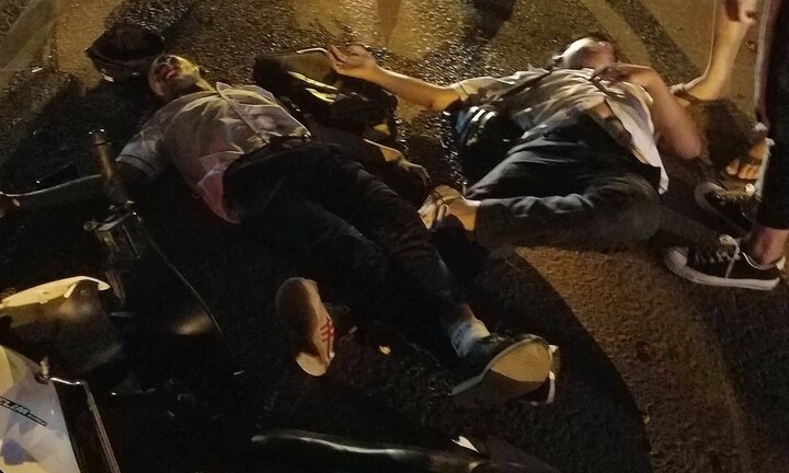 Học sinh phóng xe tốc độ cao tông vợ chồng làm nghề ve chai bất tỉnh