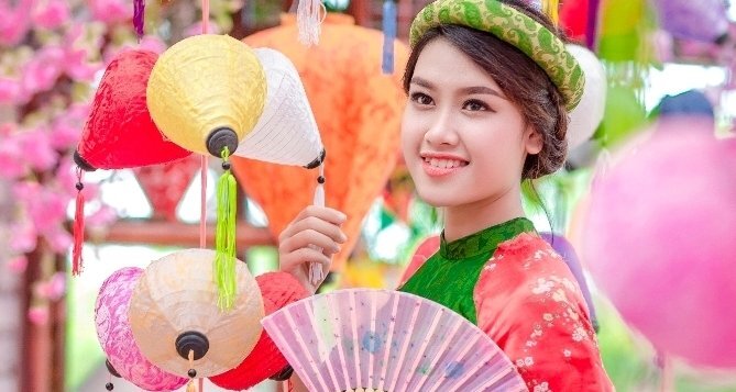 Nữ sinh Hà thành đẹp cuốn hút trong bộ ảnh đón Xuân