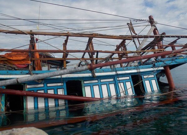 Đi cứu tàu cá gặp nạn, 12 thuyền viên suýt mất mạng gần đảo Phú Quý