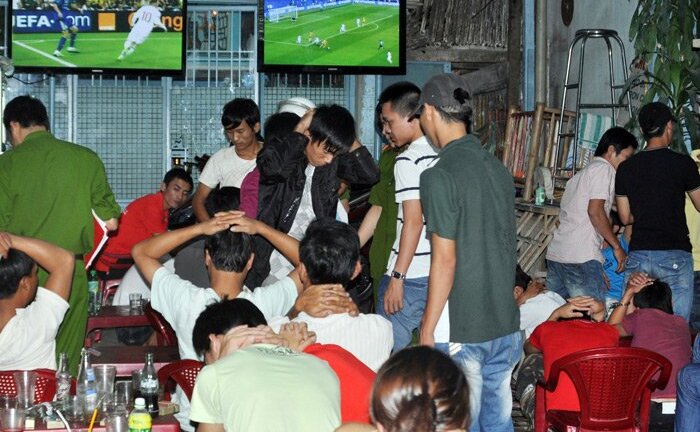 Bắt 4 đối tượng cầm đầu đường dây cá độ bóng đá 160 tỷ đồng