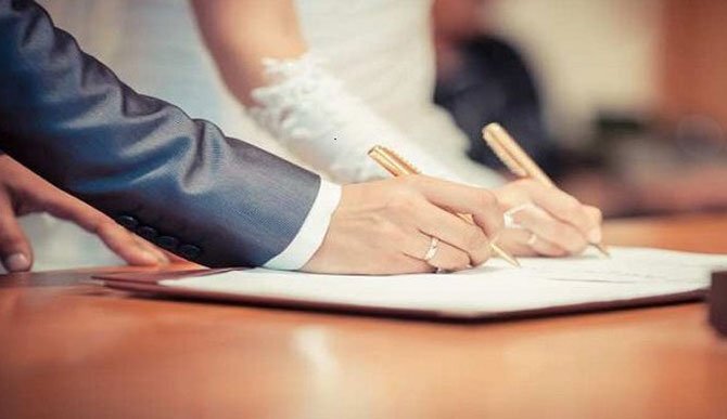 Phó Chủ tịch Mặt trận huyện cưới người này, đăng ký kết hôn với người khác