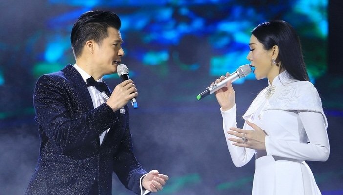 Lệ Quyên - Quang Dũng tình tứ khi hát nhạc Trịnh