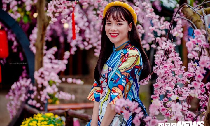 ‘Hot girl răng khểnh’ xứ Tuyên rạng rỡ trong bộ ảnh đón Xuân