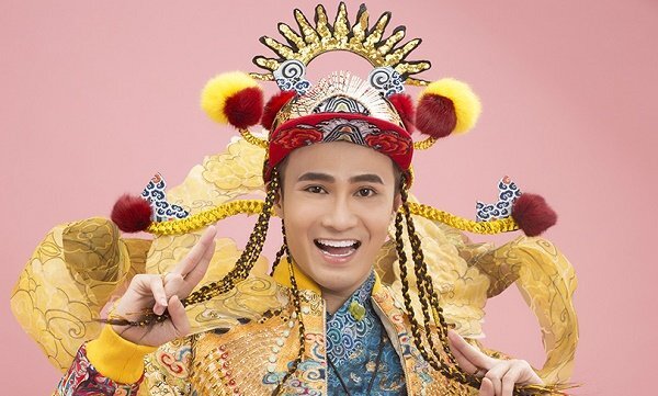 Huỳnh Lập huy động 14 nghệ nhân thêu áo, tạo hình để thiết kế trang phục Tết