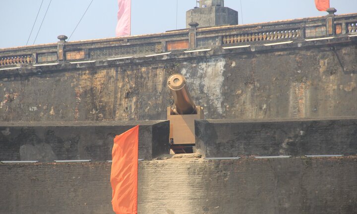 Háo hức đón chờ khẩu thần công phun lửa trên Kỳ Đài Huế dịp Tết