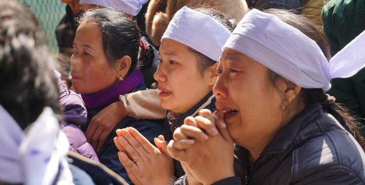 Đám tang đẫm nước mắt của nam sinh xả thân cứu 3 mẹ con đuối nước