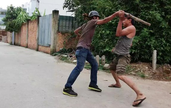 Nhắn tin rủ vợ bạn đi chơi, thanh niên bị đâm chết