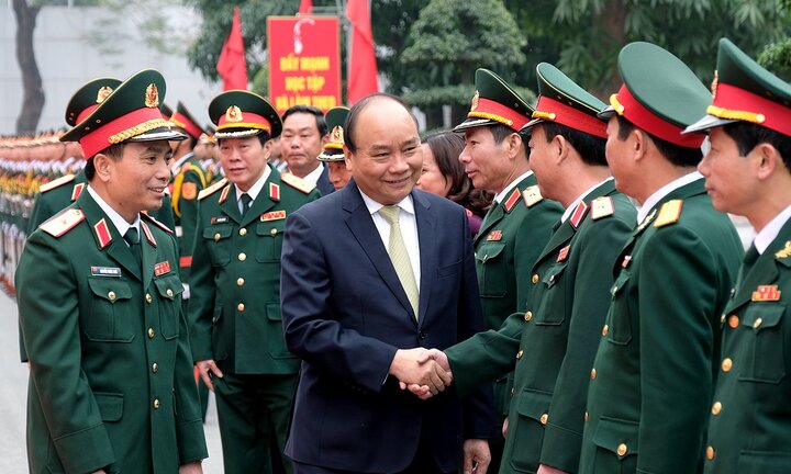 Thủ tướng kiểm tra công tác ứng trực tại Bộ Tư lệnh Thủ đô