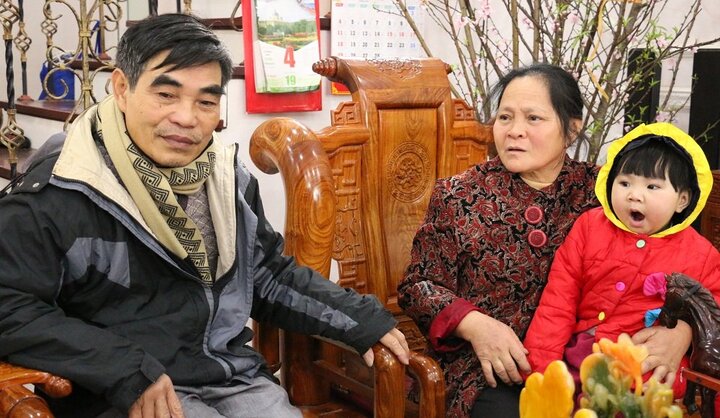 36 cái Tết chưa trọn vẹn của cặp vợ chồng thất lạc con trên chuyến tàu cuối năm