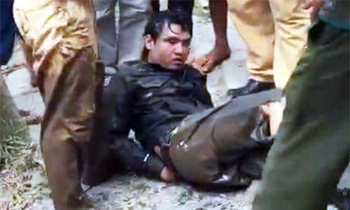 Cảnh sát giao thông lội bùn bắt gọn tên cướp tiệm vàng trưa 28 Tết