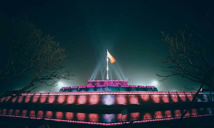 Nổ súng thần công, Kỳ Đài Huế rực sáng đón giao thừa Tết Mậu Tuất 2018