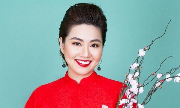 Video: Diễn viên Lê Khánh rạng rỡ đọc thơ chúc Tết Nguyên Đán