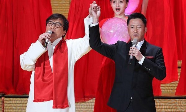 Màn song ca đặc biệt của 2 ngôi sao võ thuật Ngô Kinh và Thành Long