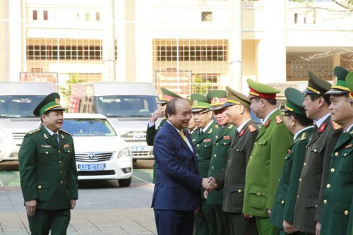 Thủ tướng Nguyễn Xuân Phúc xông đất, chúc Tết lực lượng vũ trang TP Đà Nẵng