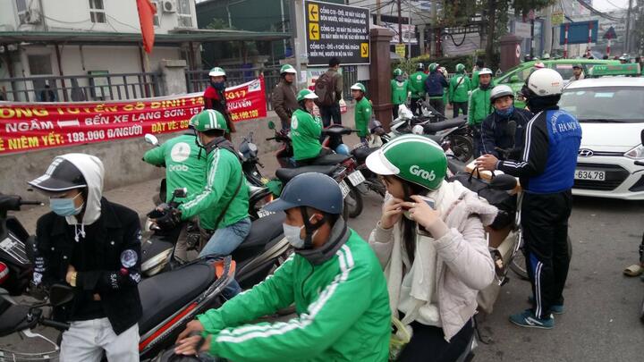Chạy Grab, Uber 7 ngày Tết bằng 2 tháng lương viên chức