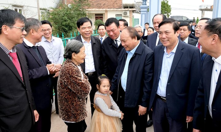 Thủ tướng: 'Vẫn con trâu đi trước, cái cày theo sau thì khó làm giàu'