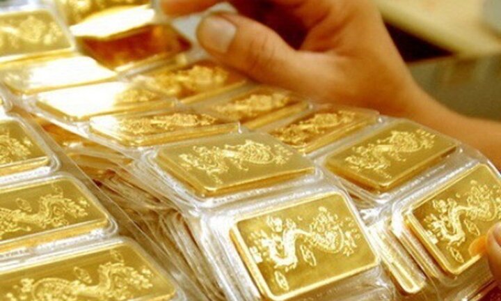 Mua vàng ngày vía Thần Tài: Giá tăng 'một bước lên giời'