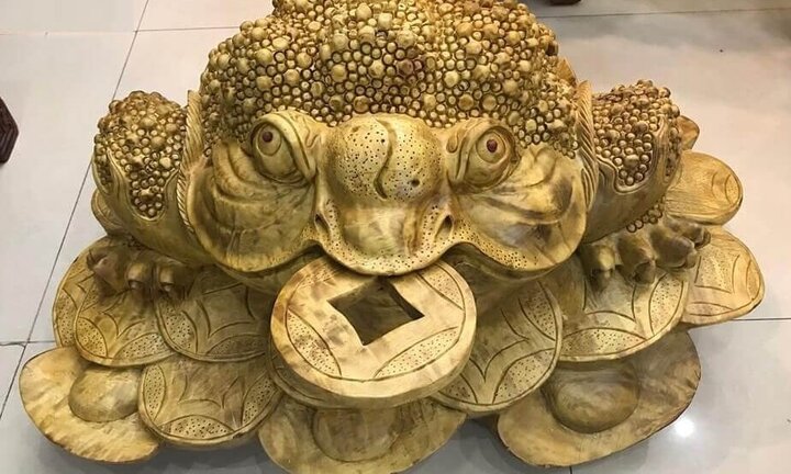 Ngày vía Thần Tài 2018: Giới kinh doanh lùng mua cóc ngậm tiền bằng đá quý