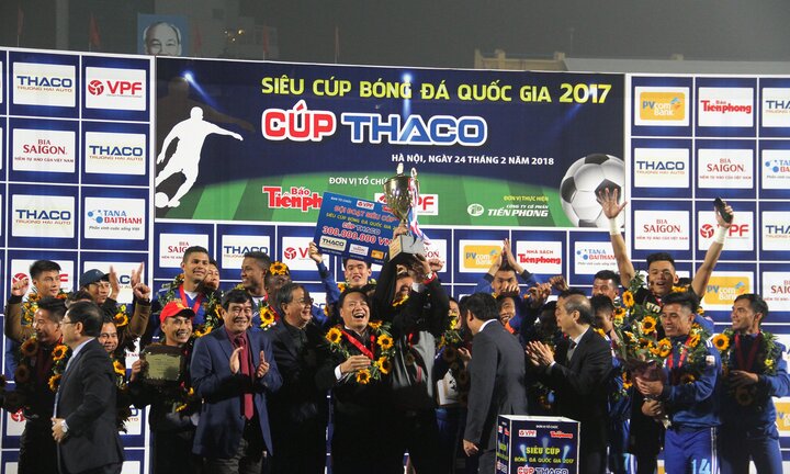 Ảnh: CĐV xứ Nghệ áp đảo trên khán đài, SLNA mất Siêu cúp về tay Quảng Nam