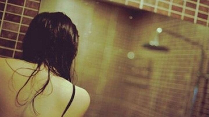 Dùng ảnh khỏa thân tống tiền bạn gái cũ