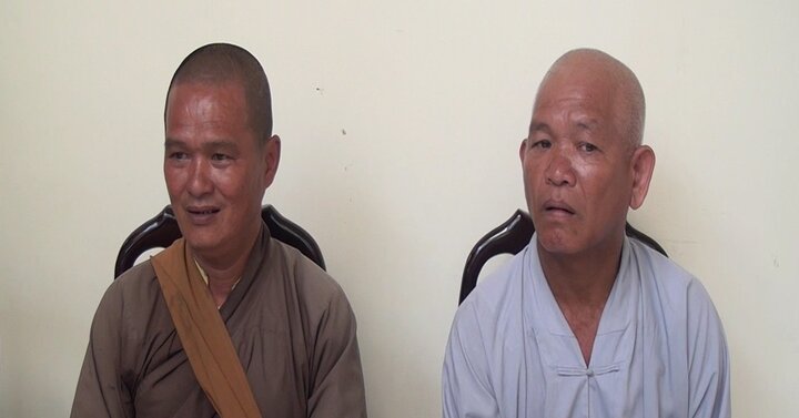 Hiệp sĩ Bình Dương lật tẩy 2 sư giả đi khất thực