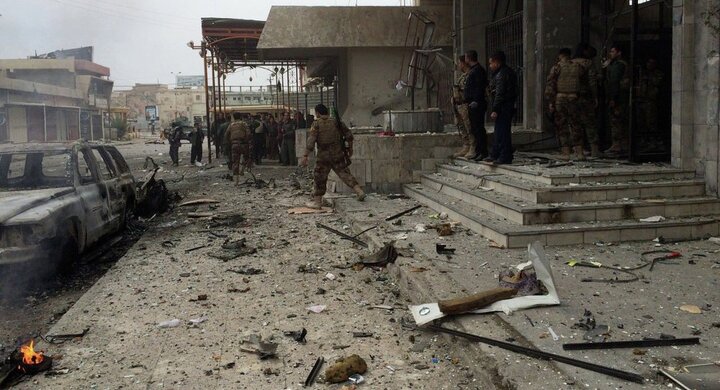 Video: Bỏ chạy khi bị phát giác, khủng bố IS ngã đè lên bom chết thảm