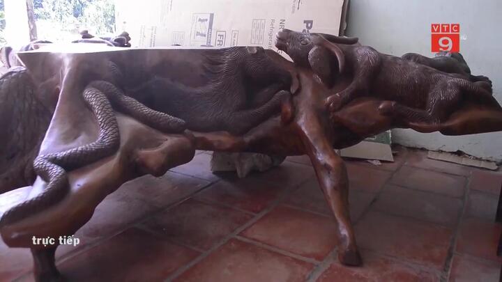 Chiếc bàn 12 con giáp làm từ rễ cây 'siêu độc' ở miền Tây