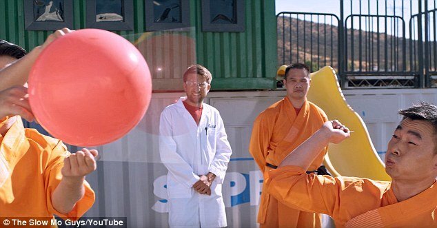 Video: Tuyệt kỹ phi kim xuyên kính của võ sư Thiếu Lâm Tự