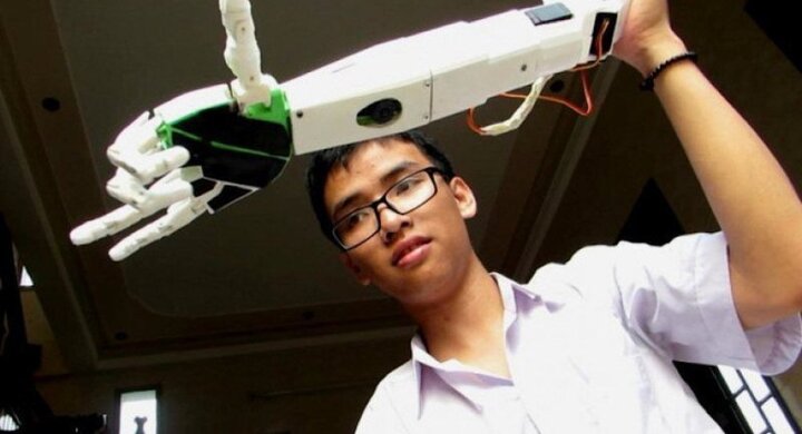 Nam sinh chế tạo cánh tay robot là ứng viên Gương mặt trẻ Việt Nam tiêu biểu 2017