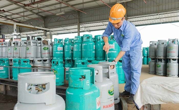 Giá gas tháng 3 giảm mạnh 13.000 đồng/bình 12kg